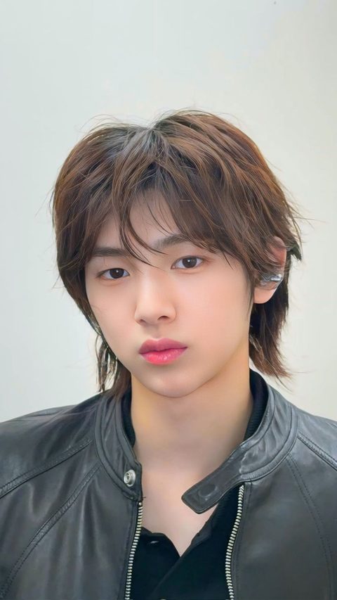CORTIS Juhoon phone wallpaper, fashion era in a black leather jacket