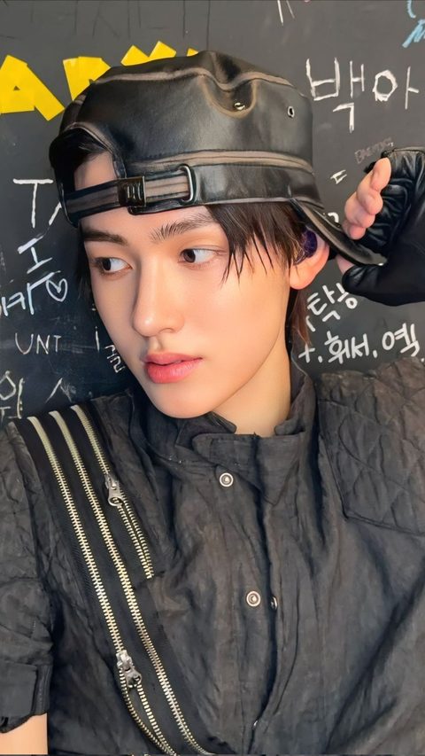 CORTIS Seonghyeon phone wallpaper, fashion era in a leather cap and a black zip jacket